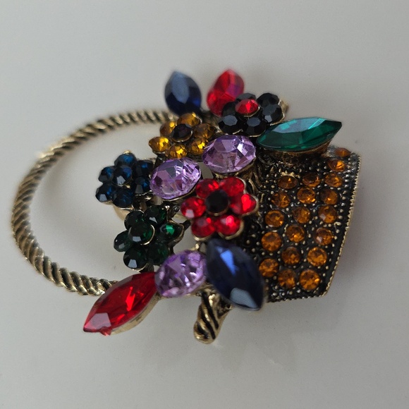 Floral Gem filled  Weave Basket Brooch - Picture 4 of 4
